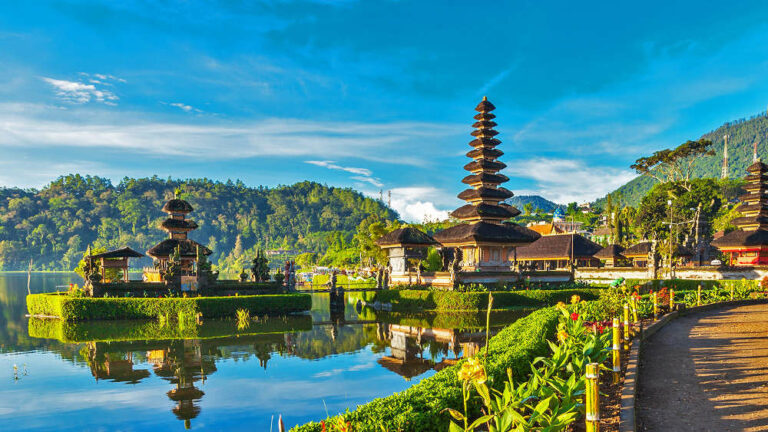 18 Most Beautiful Sights in Indonesia